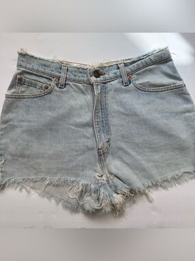 Levi’s Light Wash Raw Hem Denim Cut Off Shorts